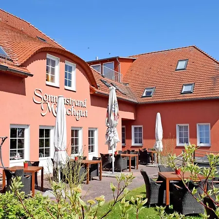 Moenchgut Und Ruegen * Lobbe