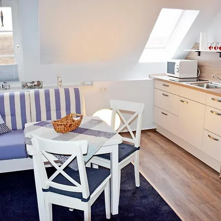 Apartman Moenchgut Und Ruegen Lobbe